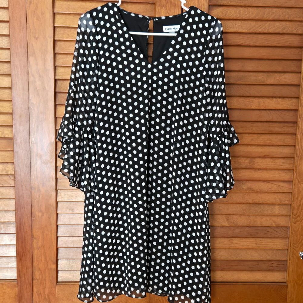 CALVIN KLEIN Black & White Polka-Dot Chiffon Bell-Sleeve Trapeze Shift Dress 2